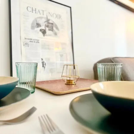 Parisian Cocoon In Batignolles Next To Montmartre 아파트