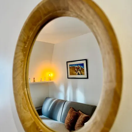 Parisian Cocoon In Batignolles Next To Montmartre