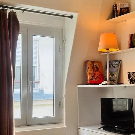 Parisian Cocoon In Batignolles Next To Montmartre Paris