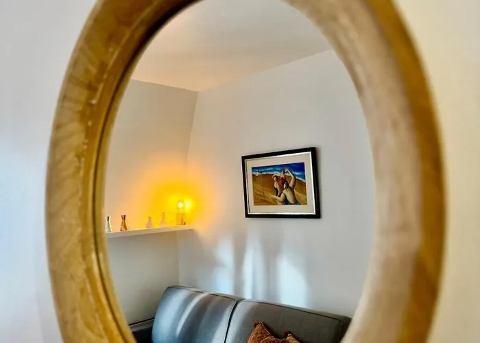 Parisian Cocoon In Batignolles Next To Montmartre